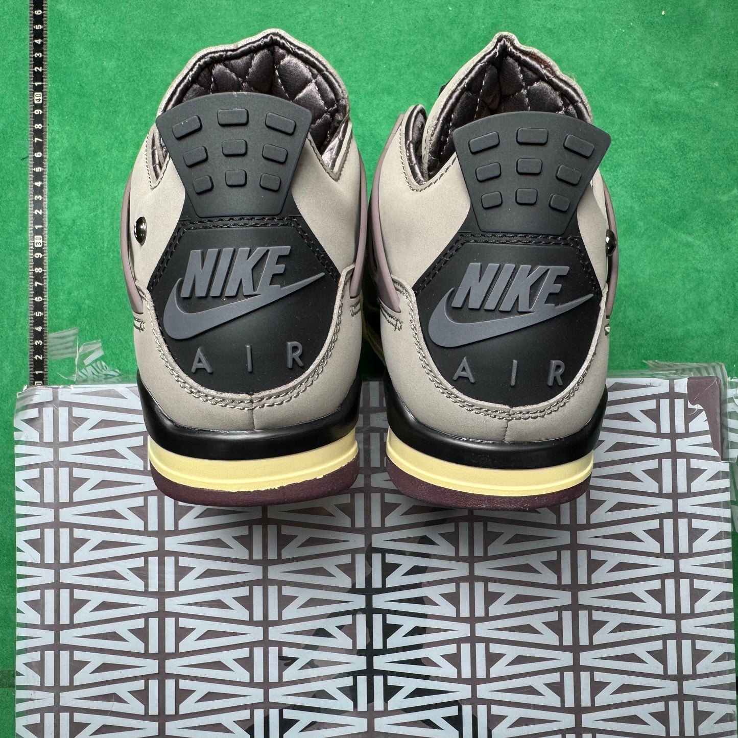 Air Jordan 4 Retro