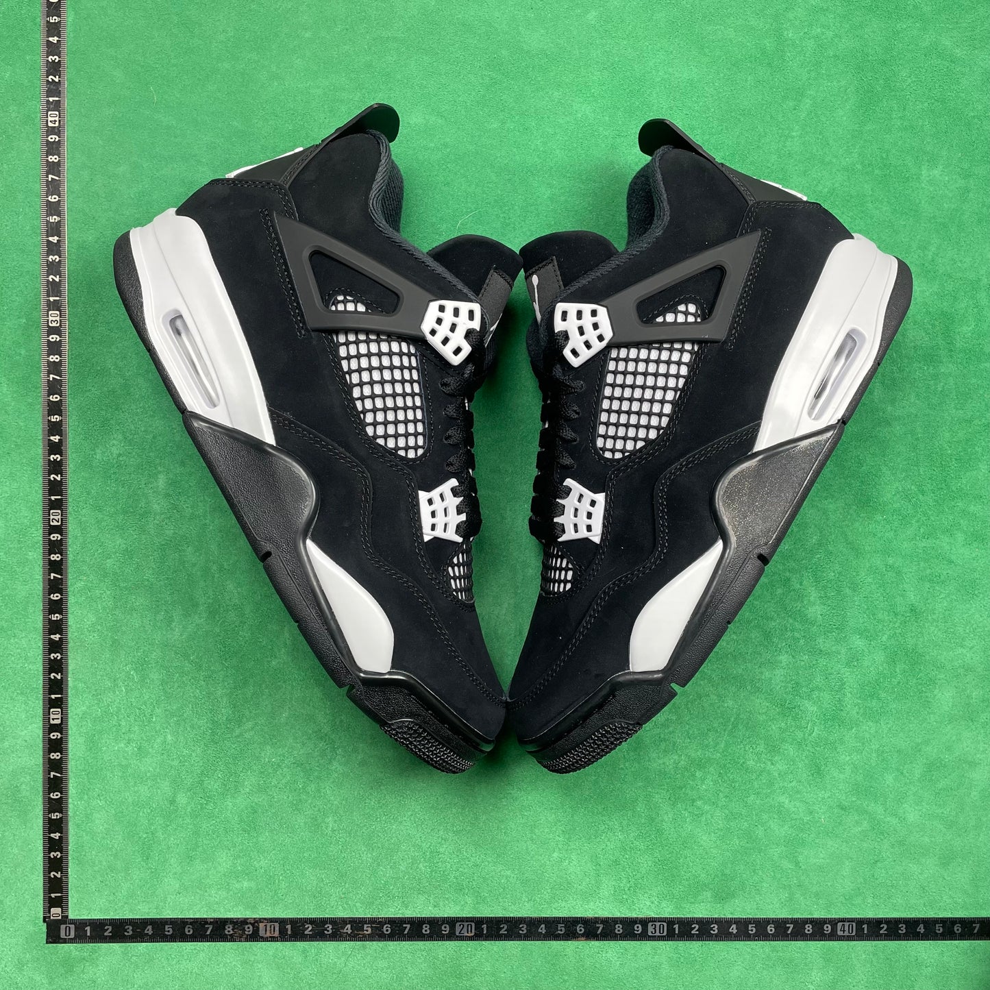 Air Jordan 4 Retro