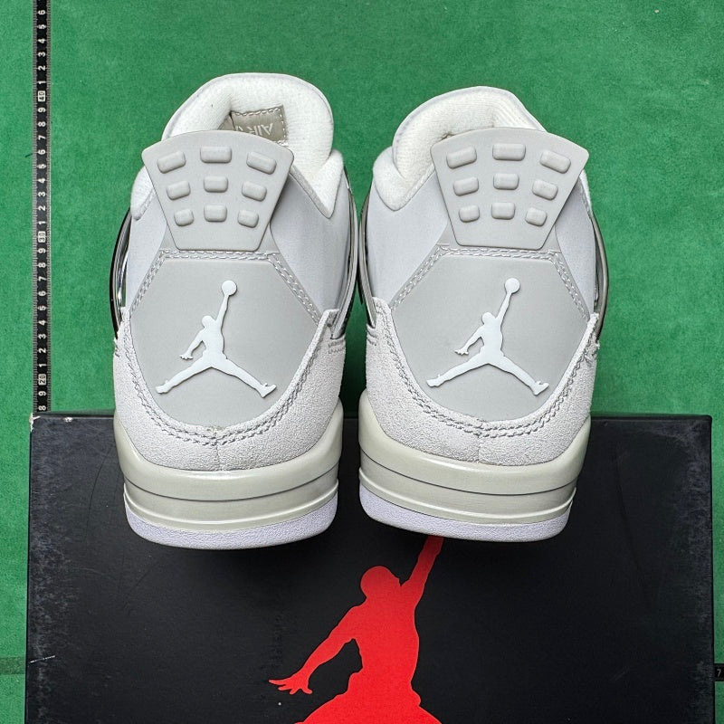 Air Jordan 4 Retro