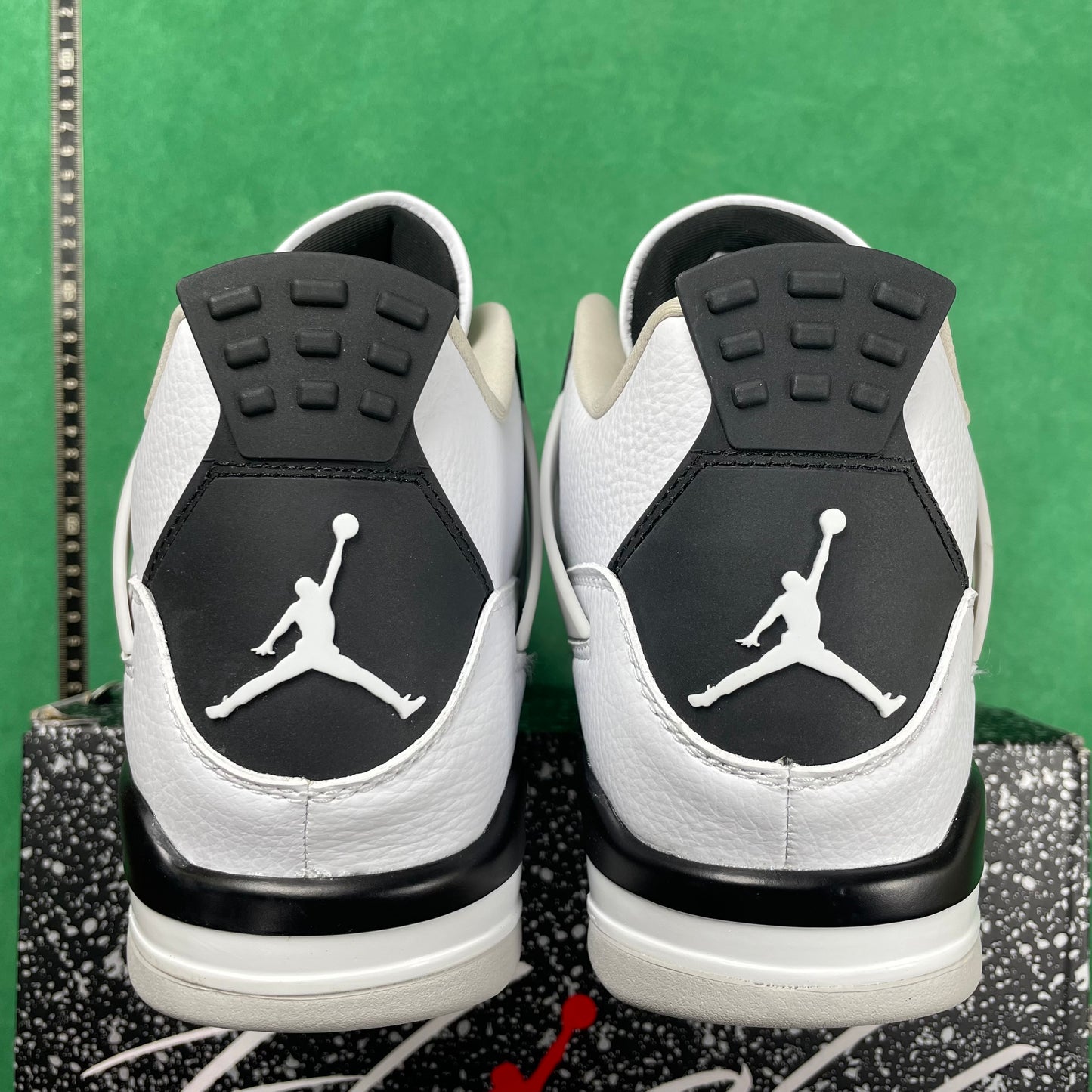 Air Jordan 4 SE