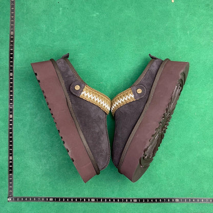 UGG