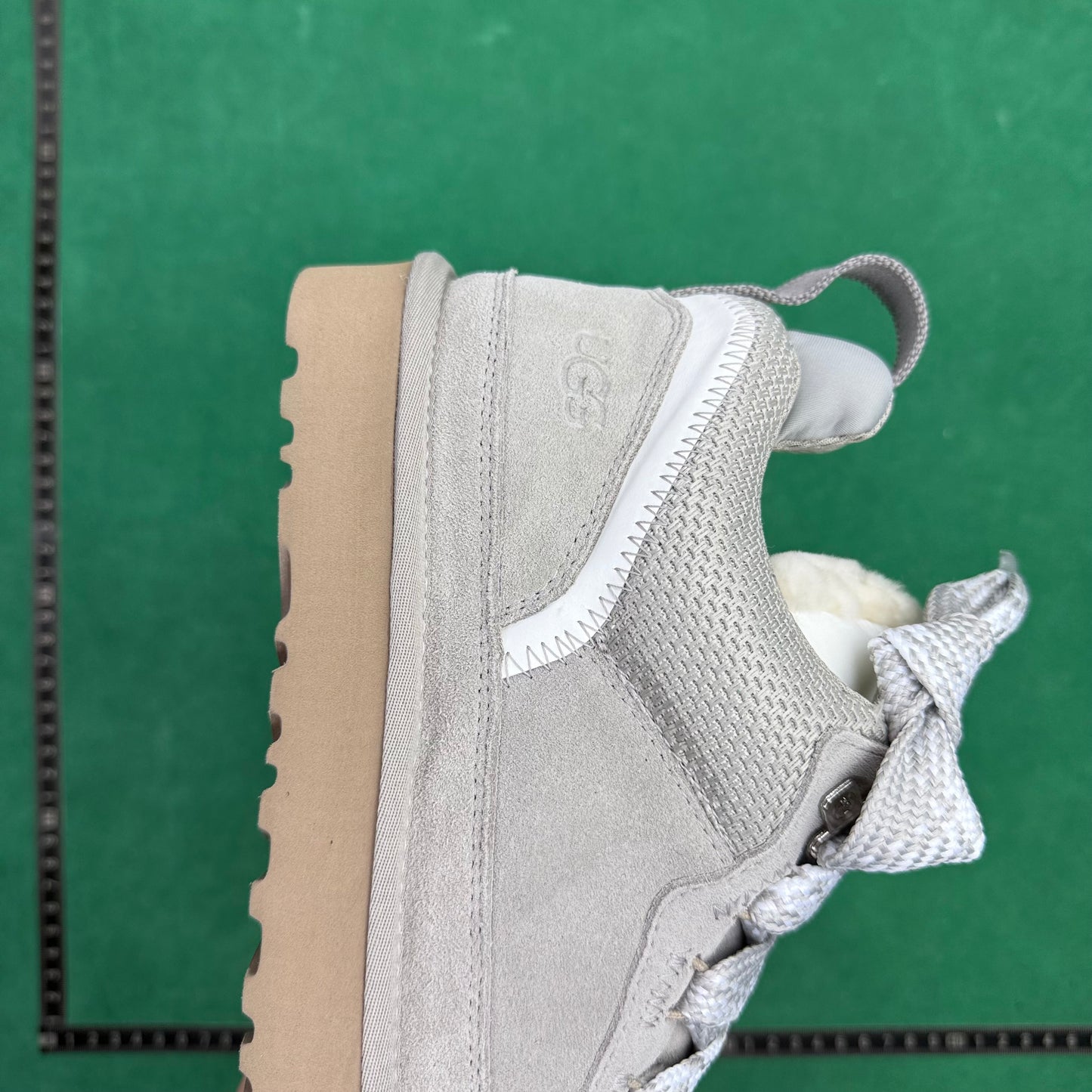 UGG