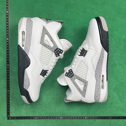 Air Jordan 4 Retro