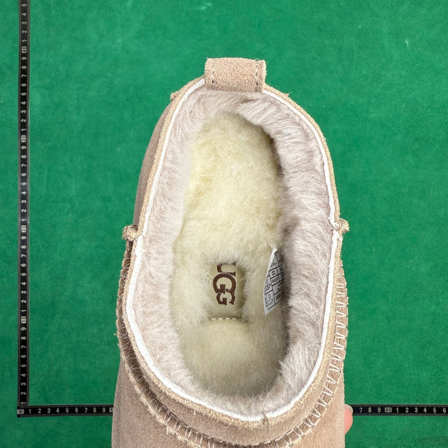 UGG