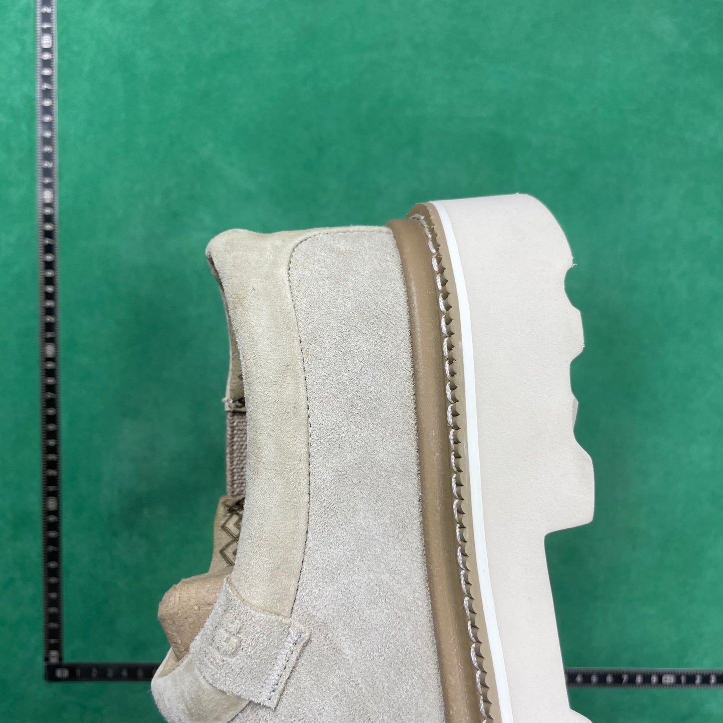 UGG