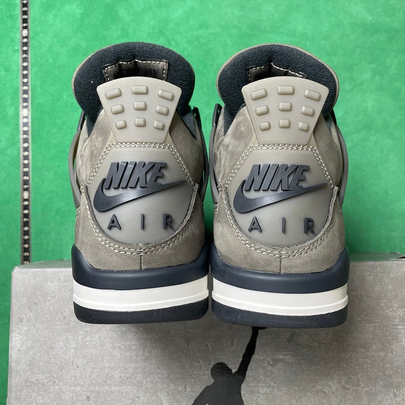 Air Jordan 4 Retro