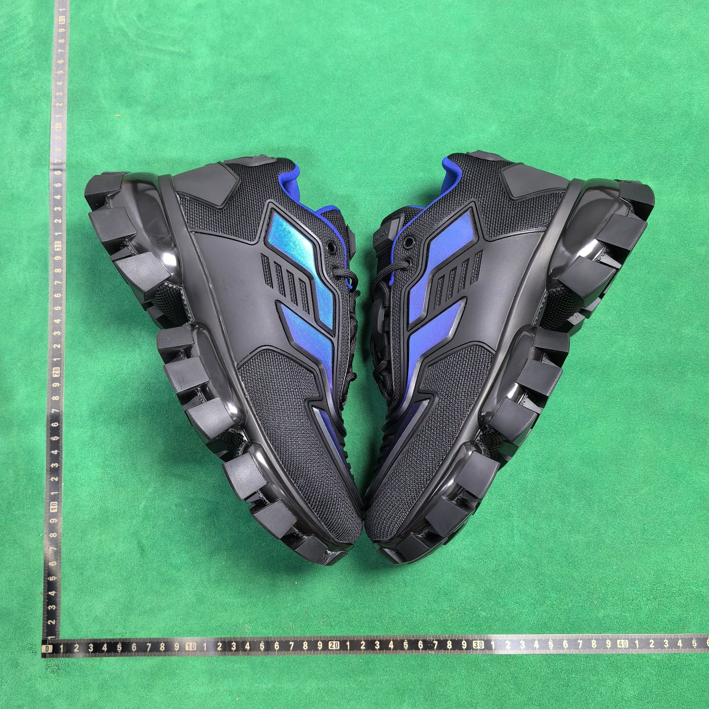 Prada - Cloudburst Thunder