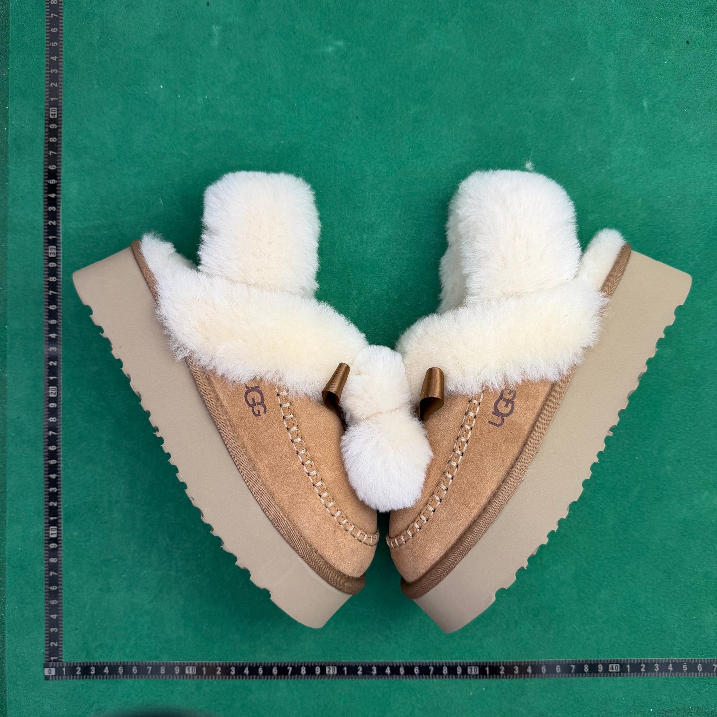 UGG