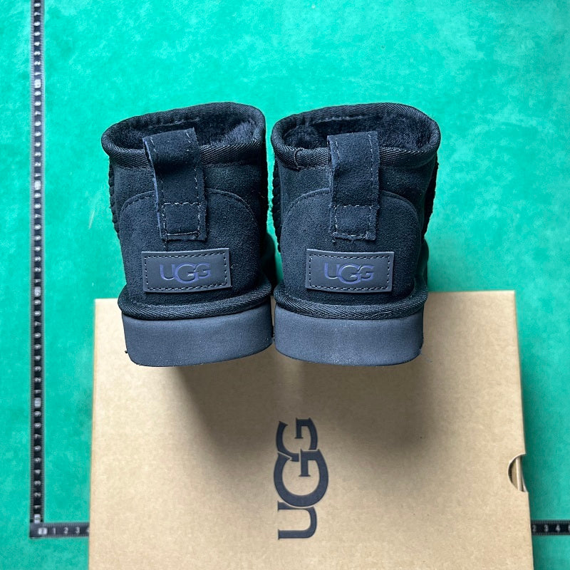 UGG