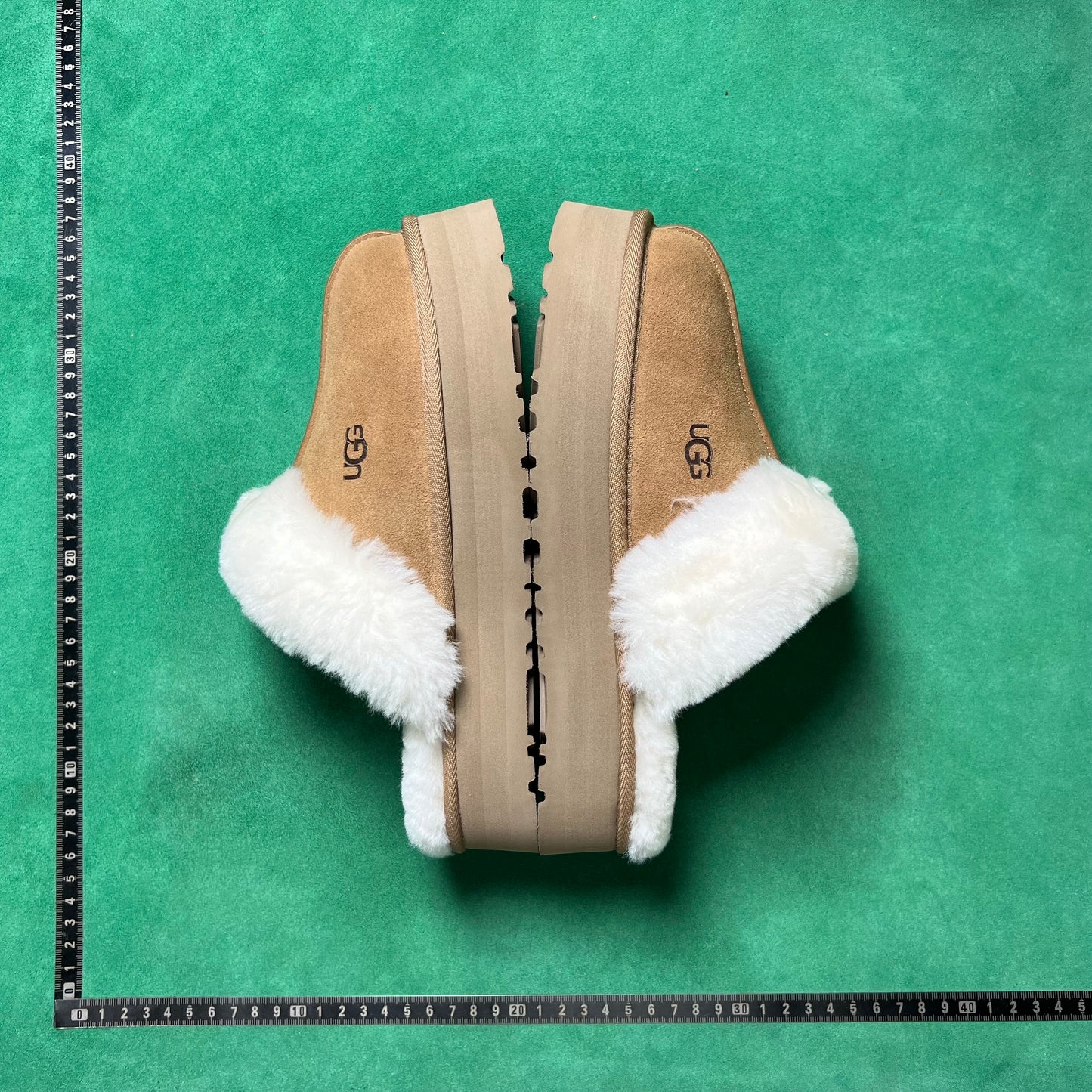 UGG