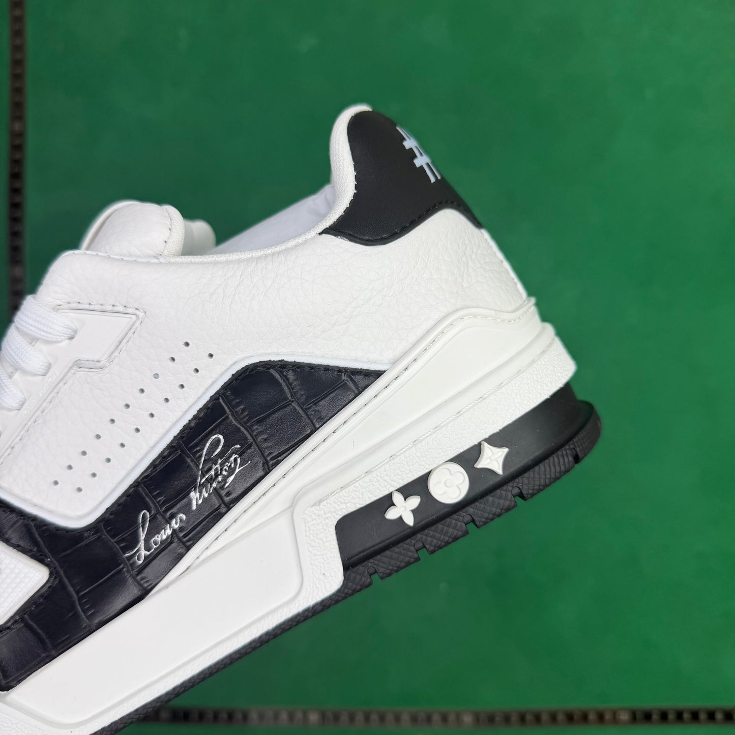 Louis Vuitton  - TT Trainer