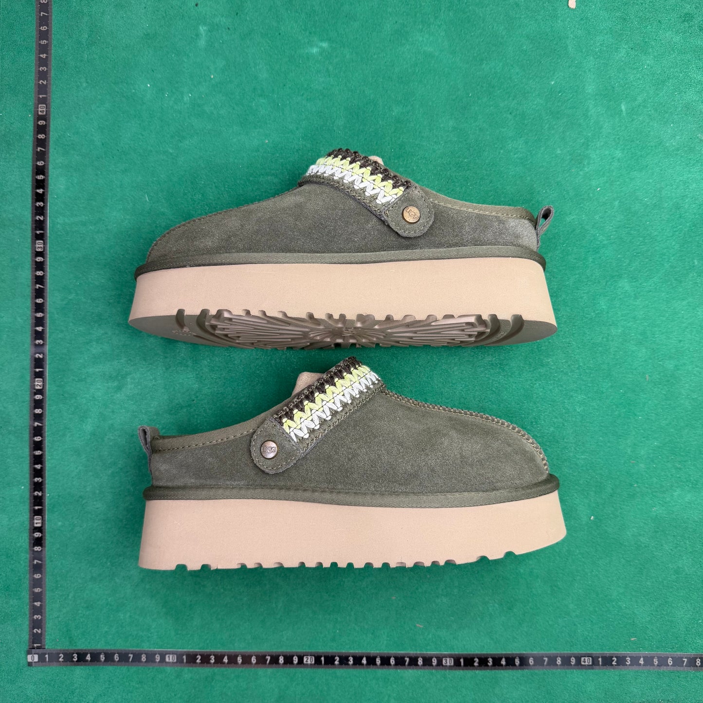 UGG