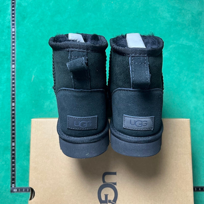 UGG