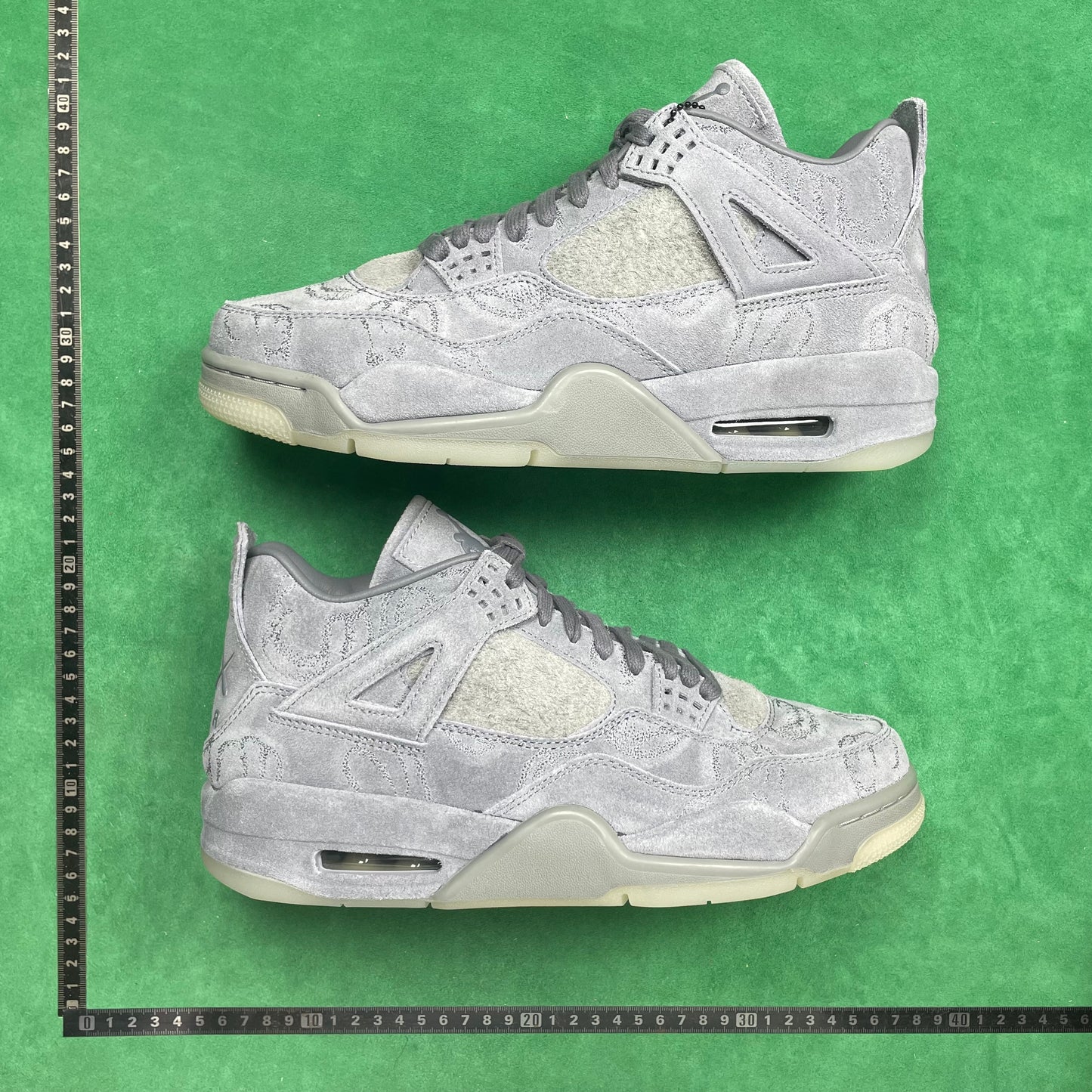 Air Jordan 4 Retro Kaws