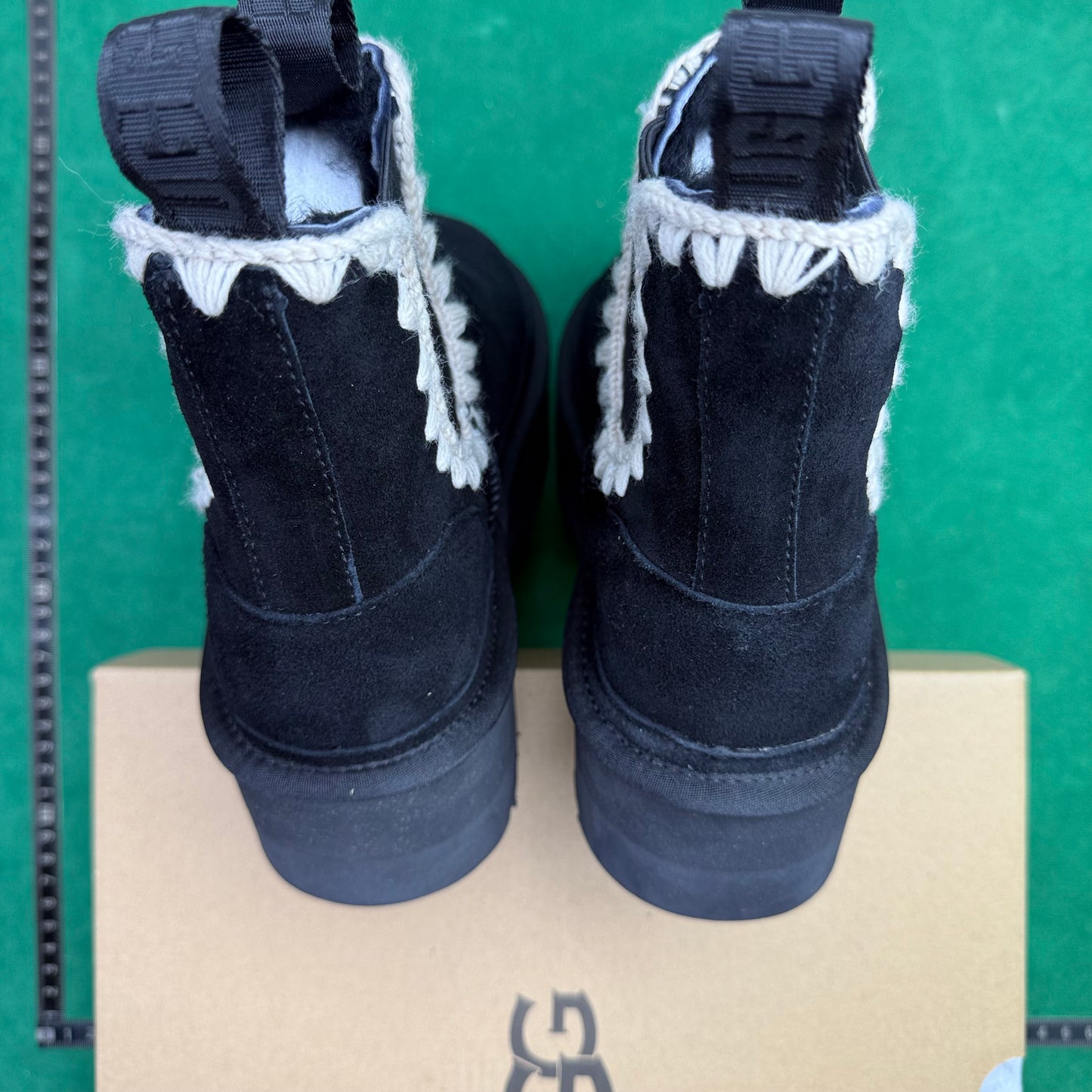 UGG