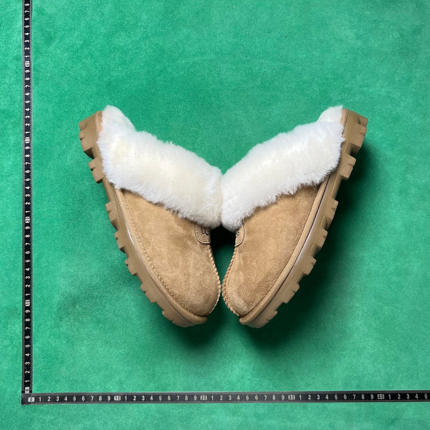 UGG