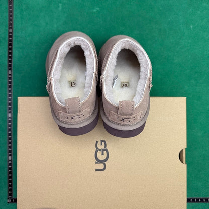 UGG