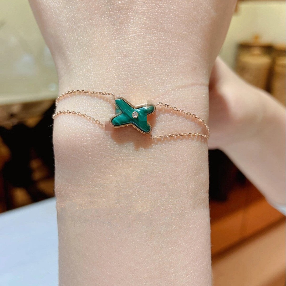 High version cross X bracelet female white fritillary with diamond letter chain plated 18k rose gold personality Joker factory wholesale