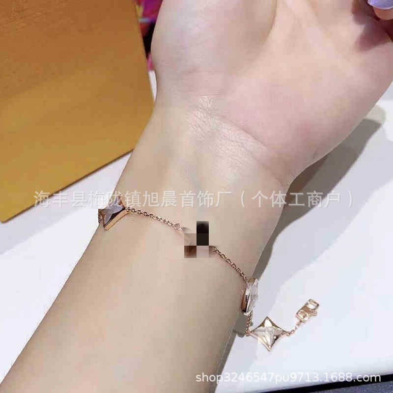 Small six high version V diamond round four-leaf clover four flowers five flowers single flower bracelet fashion OL beautiful V beautiful style