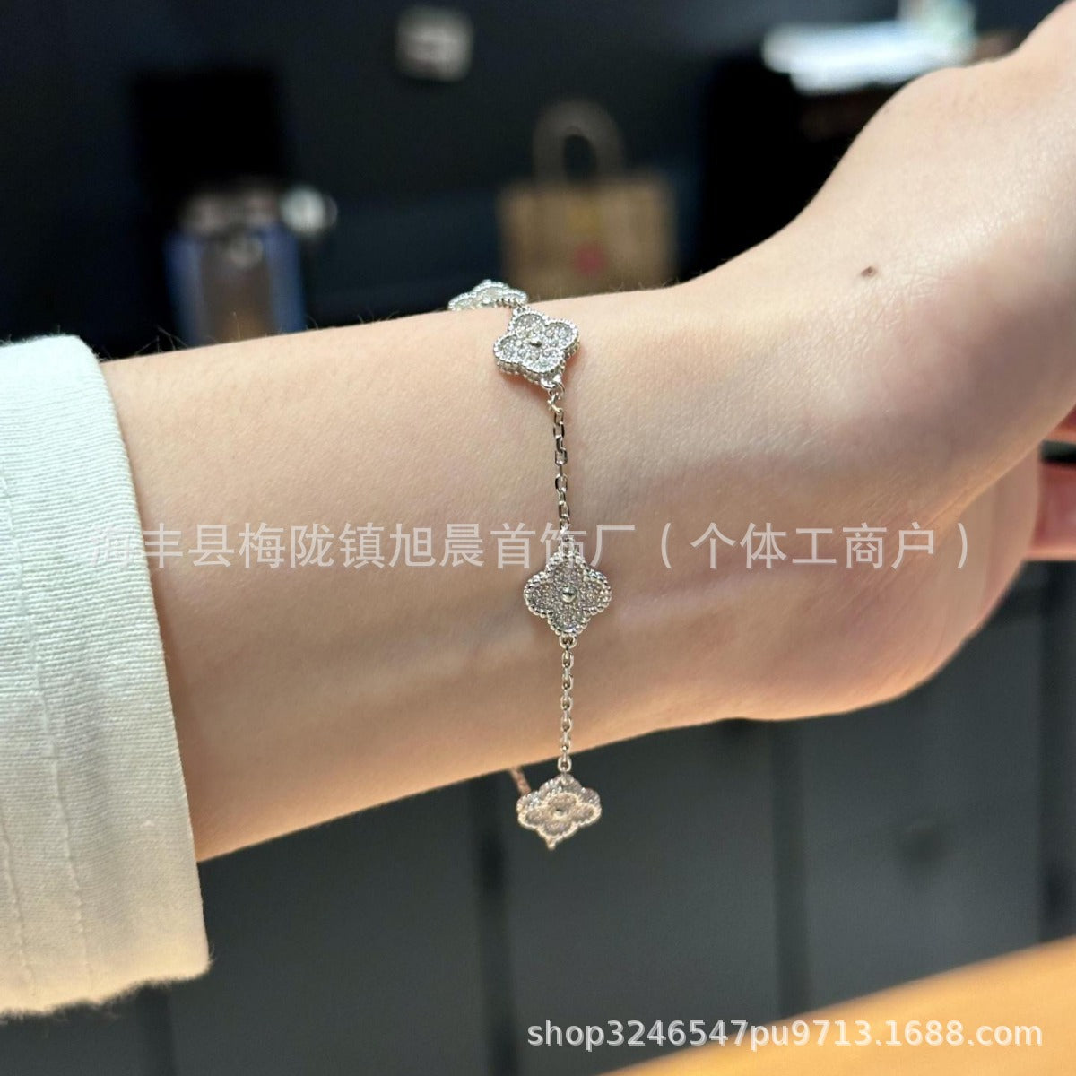 Ins High Version Mini small size Four-leaf Clover Six-flower Bracelet Women's Plated 18K Gold Full Diamond Flower Bracelet Elegant Fashion