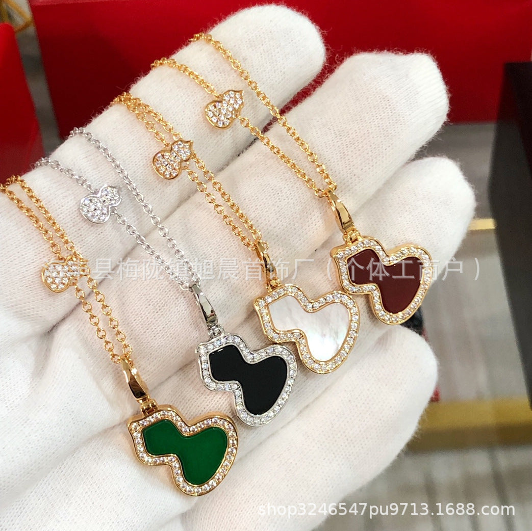 New Diamond Double Gourd Necklace Women's V Gold High Version Thick Plated 18K Rose Gold Fashion Light Luxury White Fritillaria Pendant