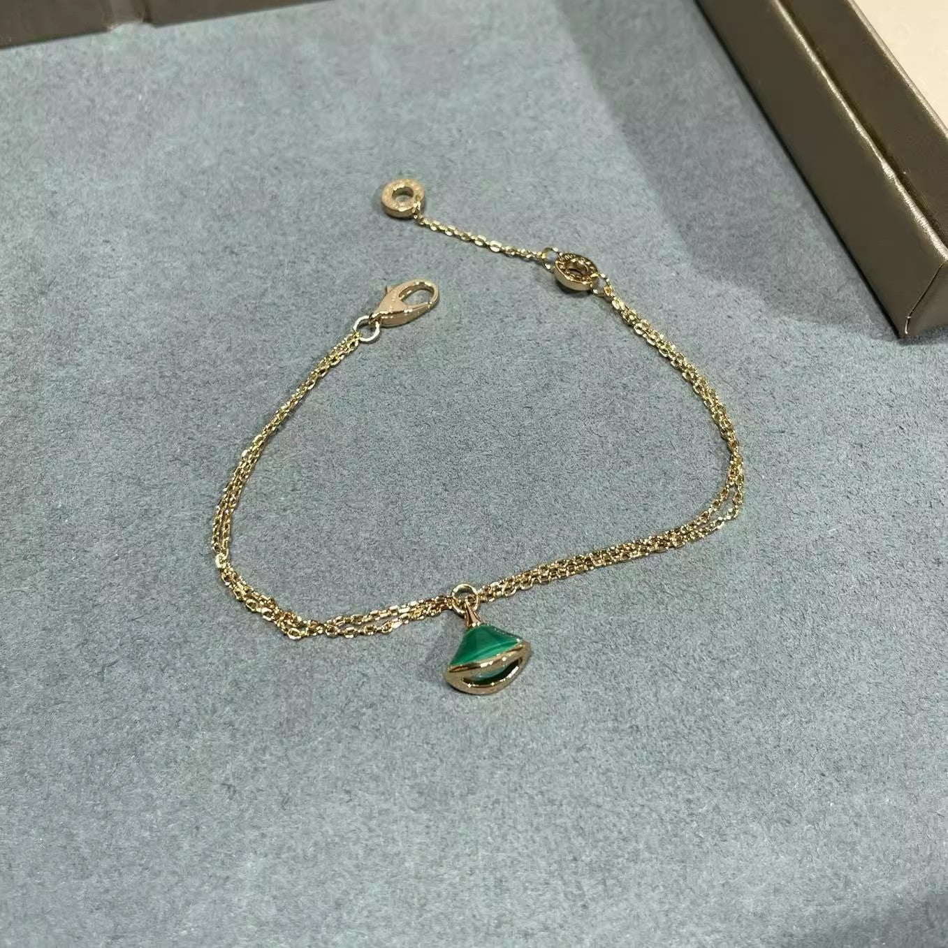 Rose Gold Small Skirt Fan-shaped White Fritillaria Bracelet Women's Red Chalcedony Double-layer Chain Sterling Silver Plated 18K Gold Ins Style Bracelet