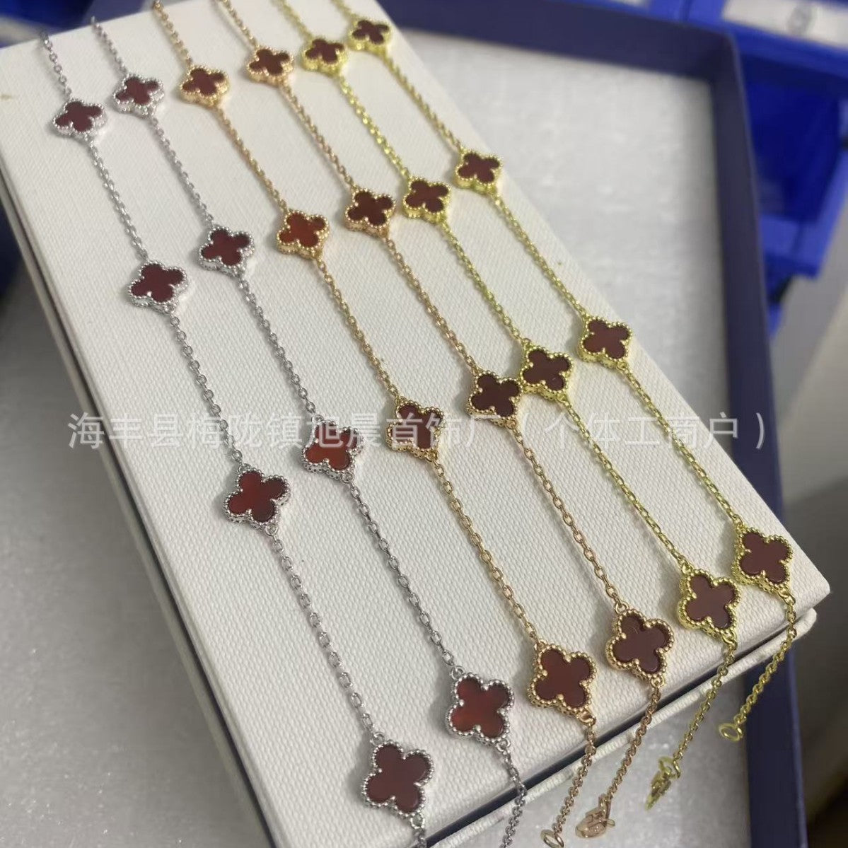 Vanjia Ten Flowers Four-Leaf Clover Necklace for Women, Twenty Flowers Plated with 18K Gold, Black Onyx, Purple Chalcedony, Laser Light Luxury High-End