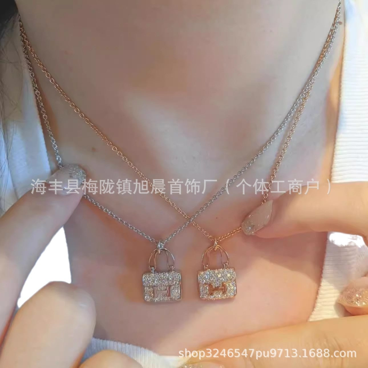 High Version V Gold H Letter Necklace Women's Color-free Enamel Clavicle Chain Light Luxury Rose Gold Pendant for Girlfriends Gift