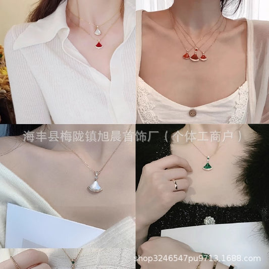Small Fan Necklace Women's 18K Rose Gold Natural White Fritillaria Red Chalcedony Fan-shaped Small Skirt Color-free Clavicle Chain