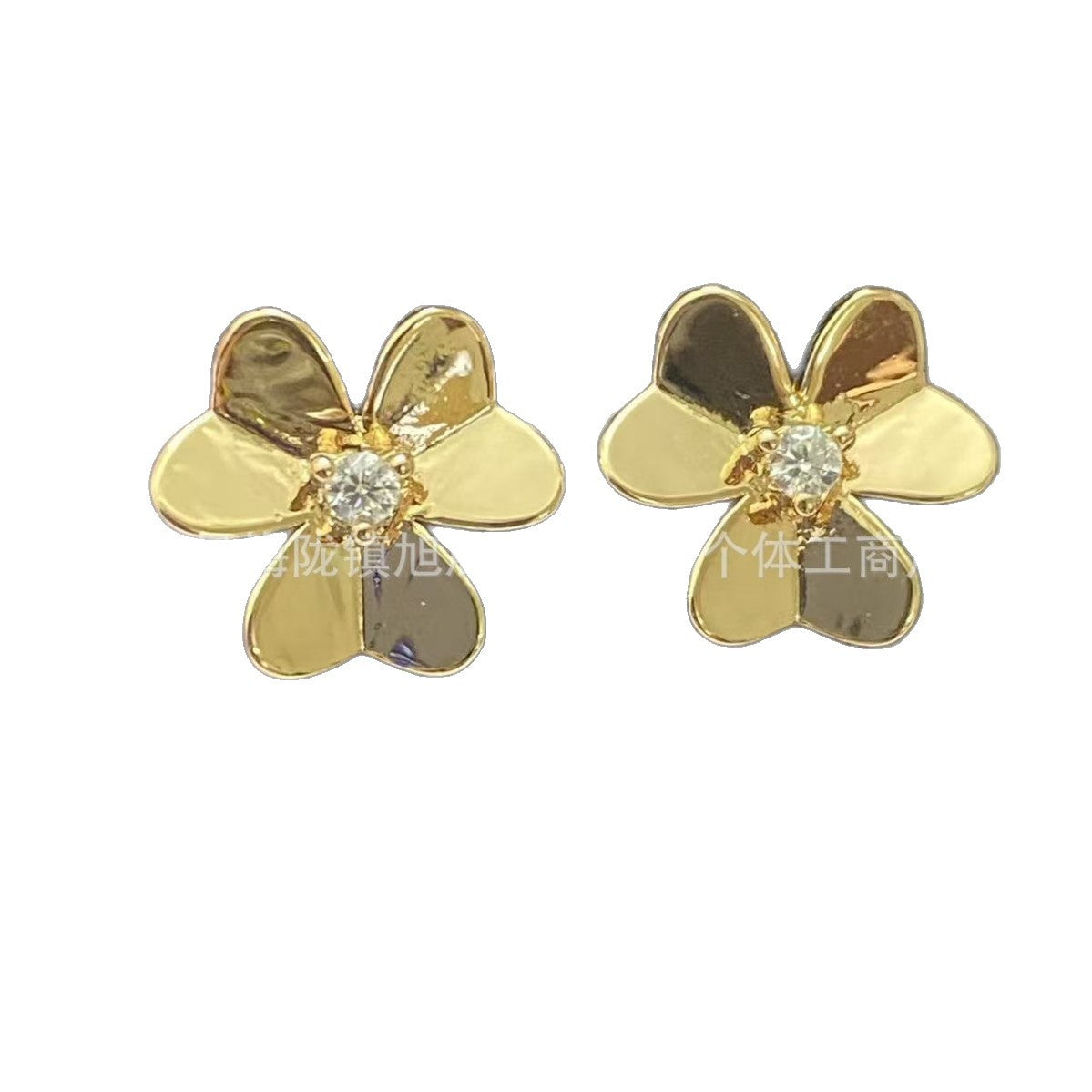 V Gold High Version Clover Lucky Glossy Earrings for Women Mini Petal Small Flower Earrings Factory Direct Sale