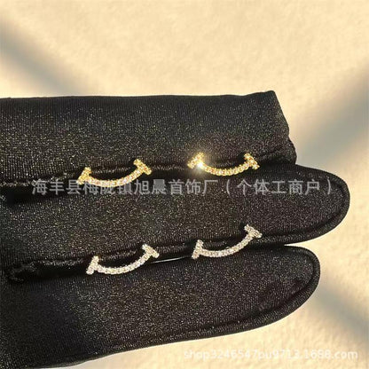 S925 Sterling Silver t Brand Full Diamond Smile Stud Earrings, Exquisite and Simple Style, Versatile for Commuting, Light Luxury with a High-End Feel