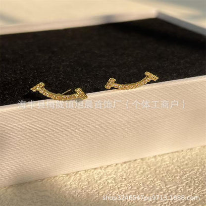 S925 Sterling Silver t Brand Full Diamond Smile Stud Earrings, Exquisite and Simple Style, Versatile for Commuting, Light Luxury with a High-End Feel