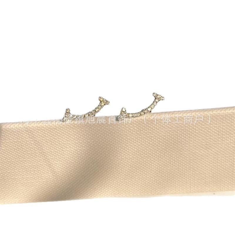 S925 Sterling Silver t Brand Full Diamond Smile Stud Earrings, Exquisite and Simple Style, Versatile for Commuting, Light Luxury with a High-End Feel