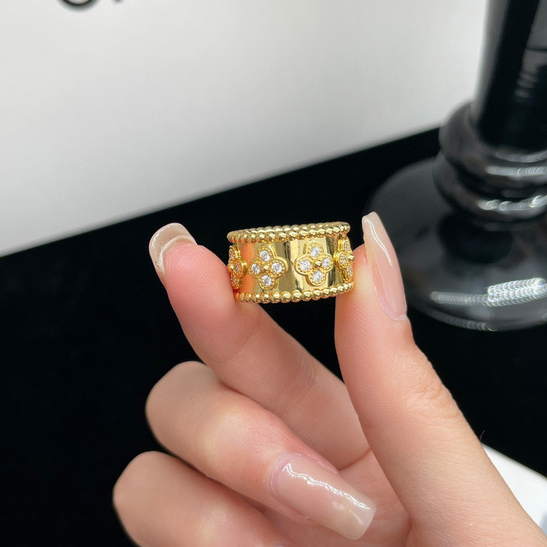 V gold high version thick plated 18K mi gold four-leaf clover kaleidoscope flower petal ring personality ring factory outlet