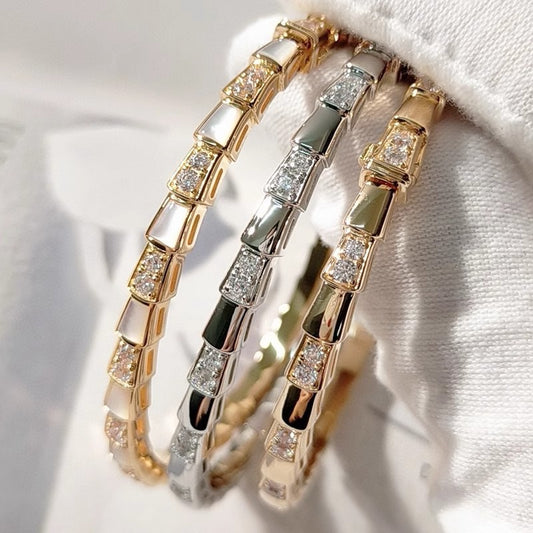 Niche Design High-grade Sense Diamond-encrusted White Fritillaria Snake Bone Bracelet Narrow Snake Bracelet Plated with K Rose Gold Personality Fashion