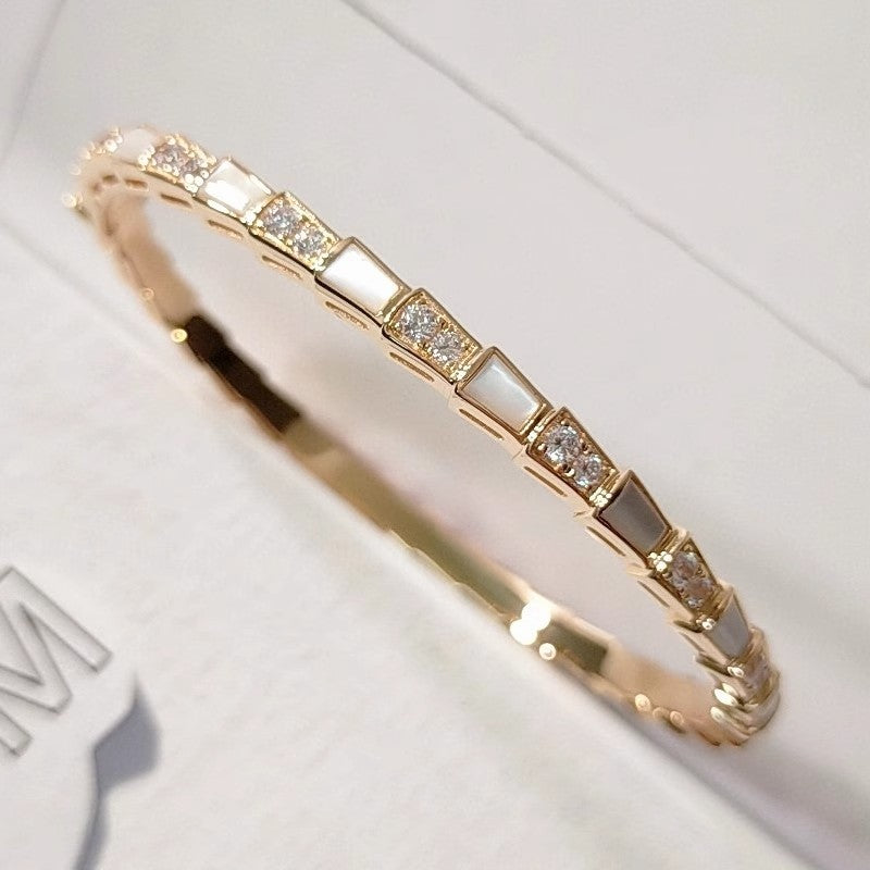 Niche Design High-grade Sense Diamond-encrusted White Fritillaria Snake Bone Bracelet Narrow Snake Bracelet Plated with K Rose Gold Personality Fashion
