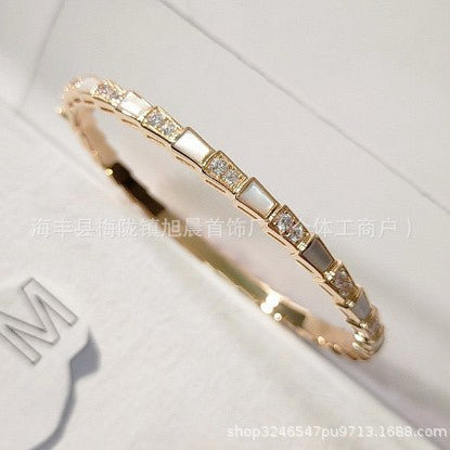 Cross-Border High-End Snake-Shaped Bracelet with Diamonds in Peacock Green, Light Luxury Niche Fine Craftsmanship Bracelet Jewelry for Women, One Piece Dropshipping