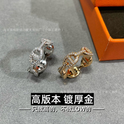 High-Quality Pig Nose Ring for Women, Thickened Electroplated 18K Rose Gold Fashion V Gold Couple Ring Factory Wholesale