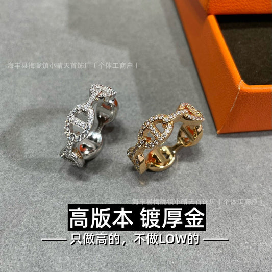 High-Quality Pig Nose Ring for Women, Thickened Electroplated 18K Rose Gold Fashion V Gold Couple Ring Factory Wholesale