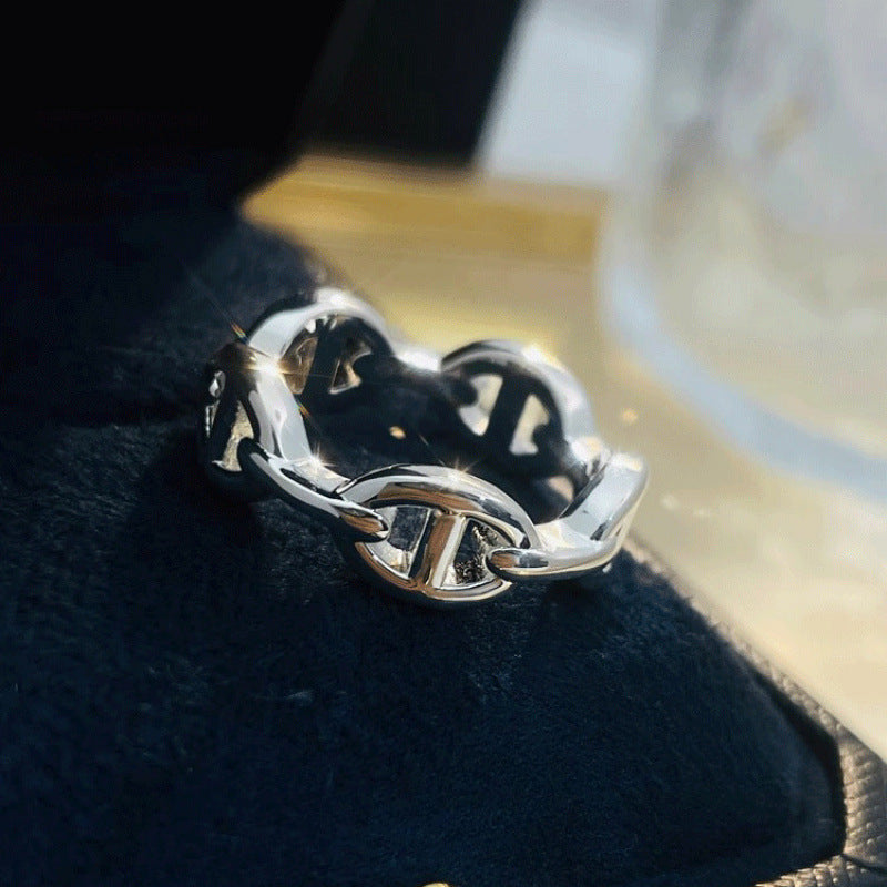 High-Quality Pig Nose Ring for Women, Thickened Electroplated 18K Rose Gold Fashion V Gold Couple Ring Factory Wholesale
