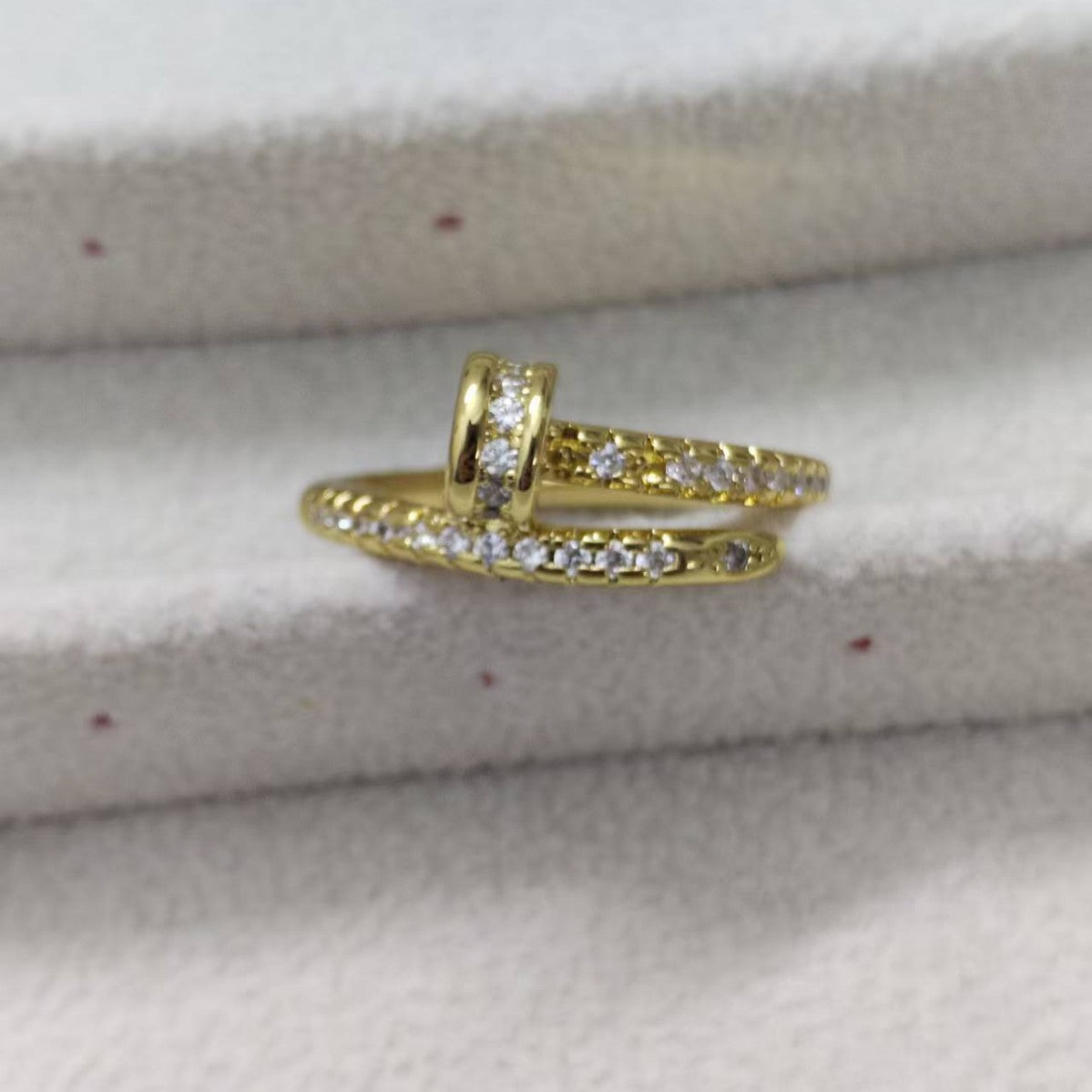 Kajia's New Ring, Fashionable and Beautiful Full Diamond Nail Ring for Men and Women, High Version Fashionable and Beautiful Couple Gift
