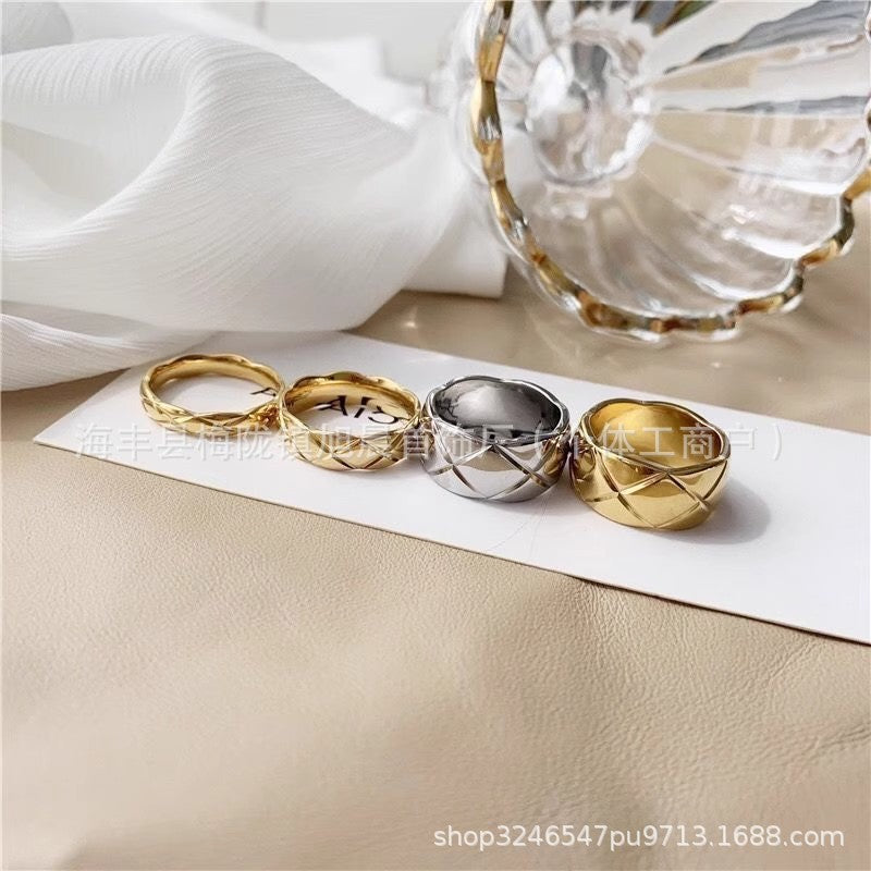 Coco Diamond Plaid Ring Light Luxury 18k Gold Diamond Inspired Stacked Wearing Wide and Narrow Edition High-end Small Chanel Style Couple Ring