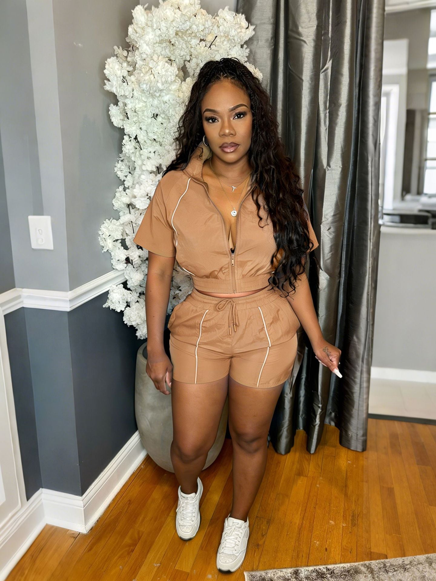 S391521 European and American Fashion Women's Woven Contrast Color Line Top Wide Leg Elastic Buckle Sports Shorts Two-Piece Set