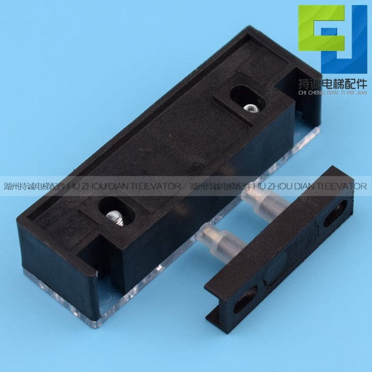 Applicable to Mitsubishi Tongli Otis elevator auxiliary door lock contact AZ-06 Switch 161 Hall floor door lock accessories