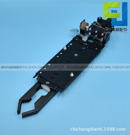 Applicable to Tyson elevator car door knife silkang RCF1 mechanical door knife Zhejiang Giant Kone accessories