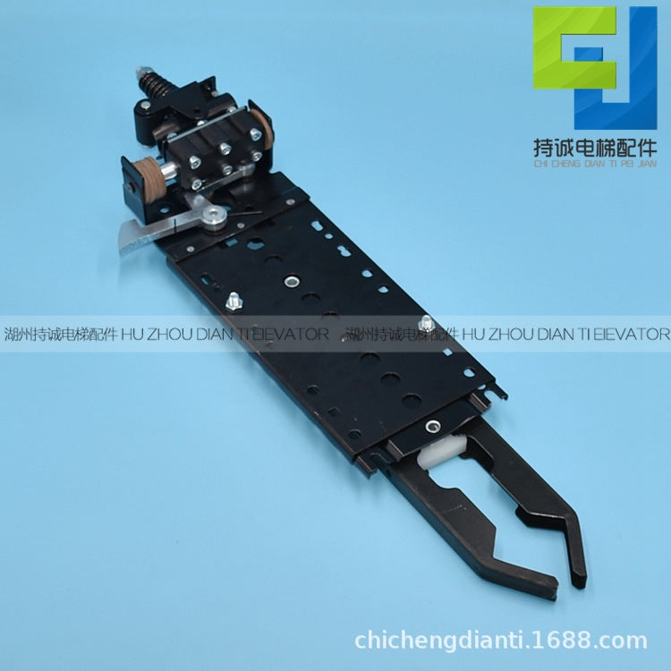 Applicable to Tyson elevator car door knife silkang RCF1 mechanical door knife Zhejiang Giant Kone accessories