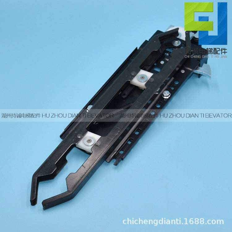 Applicable to Tyson elevator car door knife silkang RCF1 mechanical door knife Zhejiang Giant Kone accessories