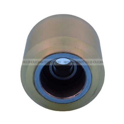 Applicable to Mitsubishi escalator armrest belt wheel pressure belt wheel roller iron core 60*55*6202 belt wheel