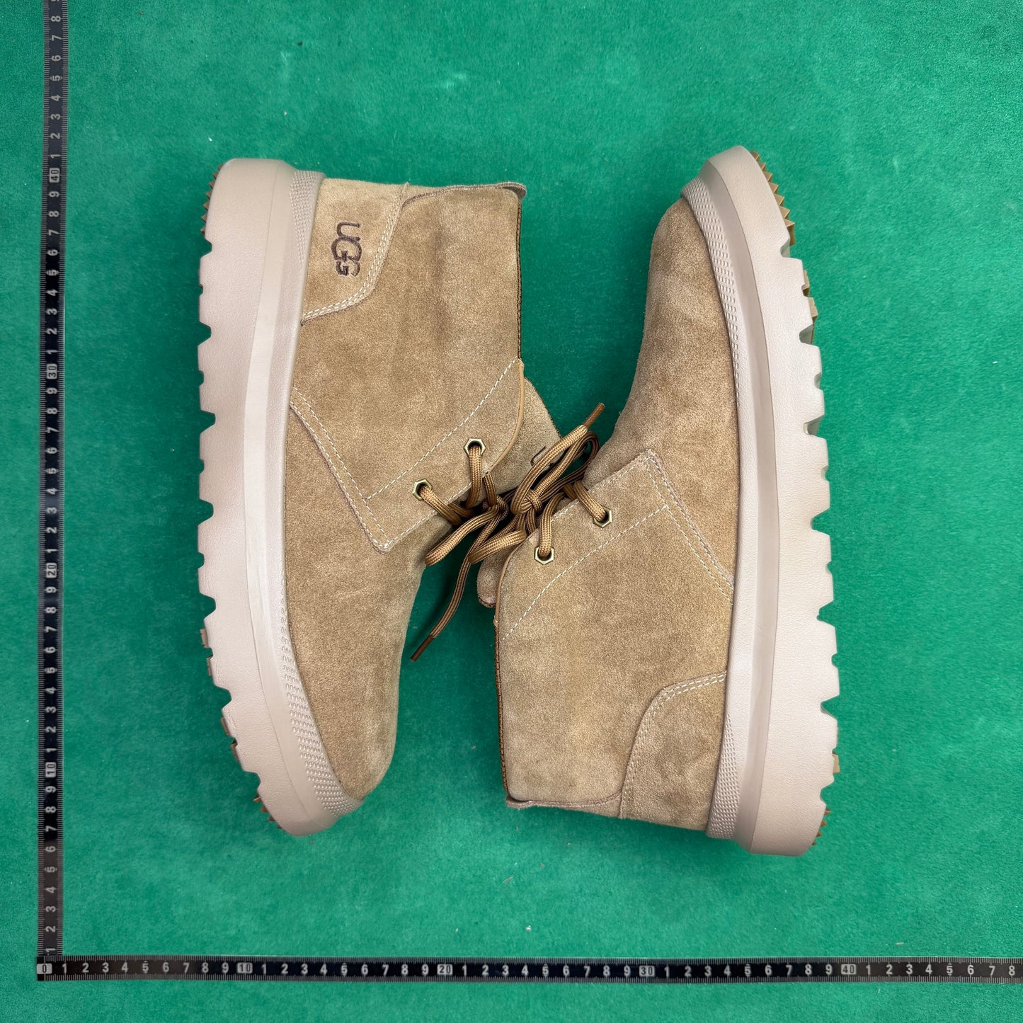 UGG