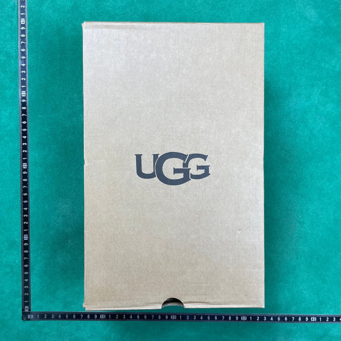 UGG
